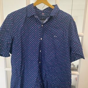 Vineyard vine men’s short sleeve button-down shirt A7